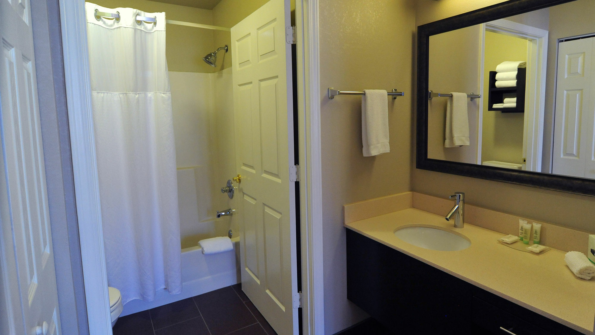 Staybridge Suites Chicago-Oakbrook Terrace By Ihg Ngoại thất bức ảnh